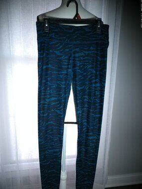 FABLETICS Pull-On Ankle Length Mid Rise Twilight Tiger Stripe Leggings M